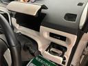 全席にドリンクホルダー装備!!前席にはプッシュ型のドリンクホルダーでオールシーズンお飲み物を置きながらドライブもいかがでしょうか。