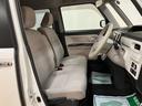 ベンチシート形状で足元も含め広々ゆったり座っていただけます。運転席側に装備してますセンターコンソールボックスを利用頂くとセパレートしてリラックス、ベンチにして開放的に2タイプお好みに合わせ使えます。