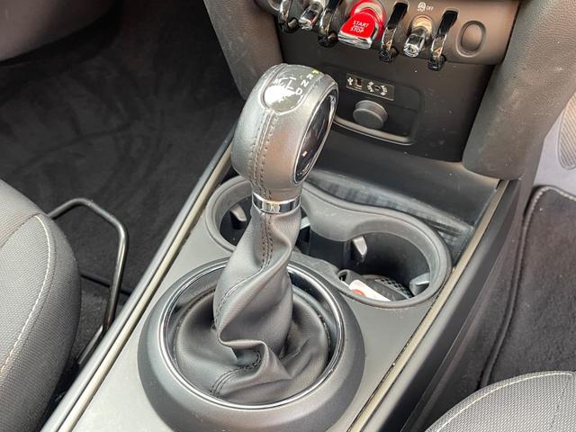 ＭＩＮＩ クーパーＤ　クロスオーバー　オール４　４ＷＤ　ディーゼル　純正メモリーナビゲーション　バックカメラ　パワーバックドア　アイドリングストップ　ＬＥＤヘッドライト　純正１７インチアルミホイール　ＥＴＣ　スペアキー　取説保証書　正規ディーラー車（30枚目）