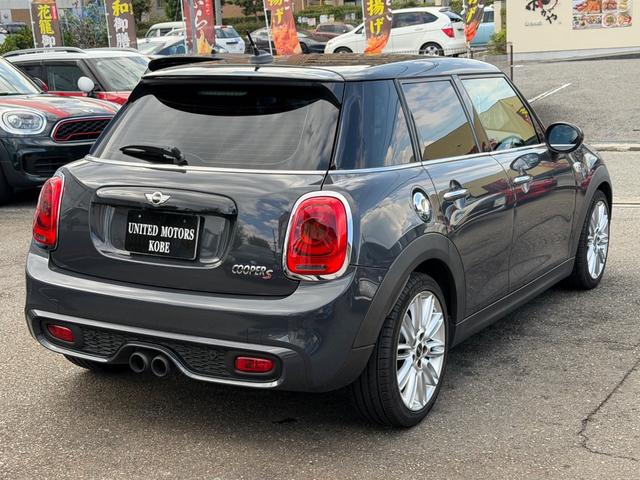 後部からも隅々までご覧になってください。気になる点はお問合せいただければと思います！