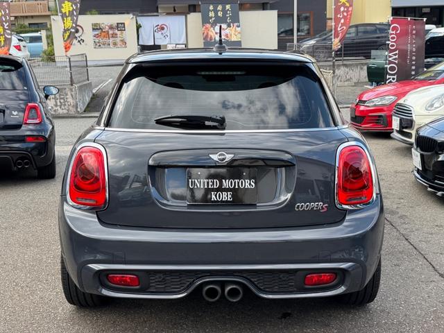 後部からも隅々までご覧になってください。気になる点はお問合せいただければと思います！