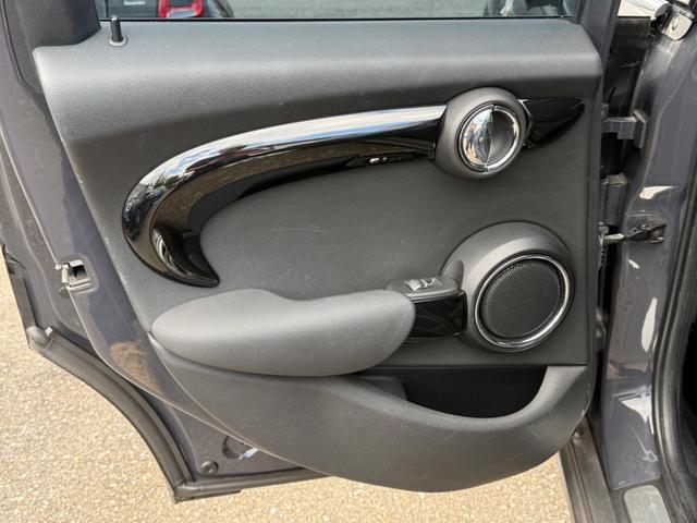 後部ドア内張りです！使用感も少なくキレイですよ！