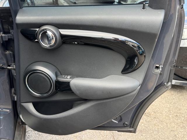 後部ドア内張りです！使用感も少なくキレイですよ！