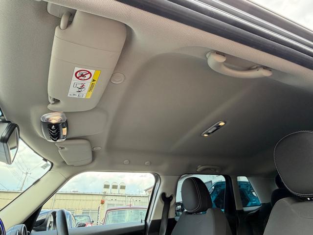 天張りにタバコなどのヤニも一切ございません！車選びで密かに重要なポイントです！