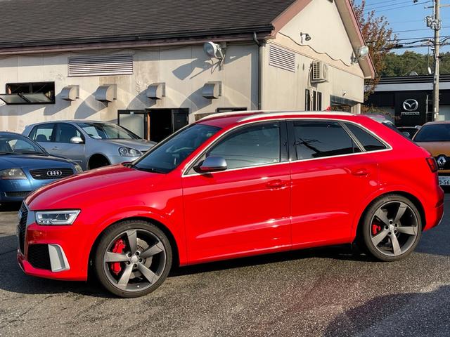 ＲＳ Ｑ３ ベースグレード　後期モデル　ビルシュタインショック　Ｈ＆Ｒサスペンション　スーパースプリントマフラー（車検対応）　ＲＳ専用２０インチアルミ　ナッパレザーシート　ＨＤＤナビゲーション　地デジフルセグ　バックカメラ　Ｄ車（14枚目）