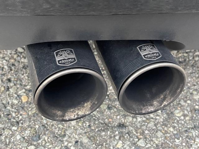 ゴルフ ＧＴＩ　２．０リッターターボ　社外マフラー　ゴルフＲ３２仕様アルミホイール　社外ナビ地デジ　バックカメラ　ローダウン　キセノンヘッドライト　天張り張替済　デジタルミラー　正規ディーラー車　３か月安心保証付（4枚目）