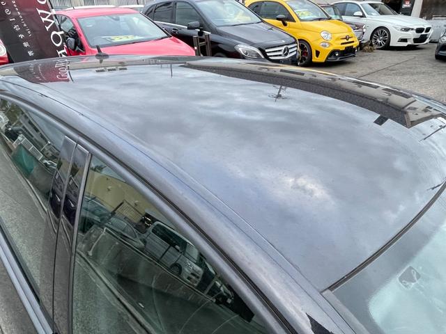 ゴルフ ＧＴＩ　２．０リッターターボ　社外マフラー　ゴルフＲ３２仕様アルミホイール　社外ナビ地デジ　バックカメラ　ローダウン　キセノンヘッドライト　天張り張替済　デジタルミラー　正規ディーラー車　３か月安心保証付（13枚目）