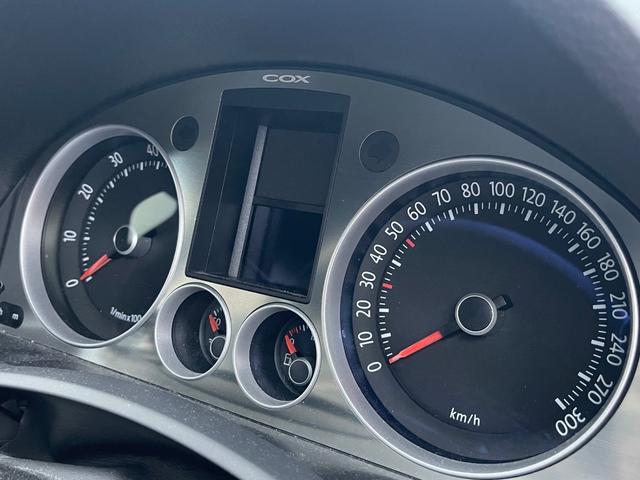 ゴルフ ＧＴＩ　２．０リッターターボ　社外マフラー　ゴルフＲ３２仕様アルミホイール　社外ナビ地デジ　バックカメラ　ローダウン　キセノンヘッドライト　天張り張替済　デジタルミラー　正規ディーラー車　３か月安心保証付（26枚目）