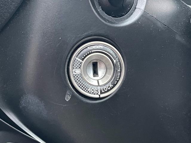 ゴルフ ＧＴＩ　２．０リッターターボ　社外マフラー　ゴルフＲ３２仕様アルミホイール　社外ナビ地デジ　バックカメラ　ローダウン　キセノンヘッドライト　天張り張替済　デジタルミラー　正規ディーラー車　３か月安心保証付（27枚目）