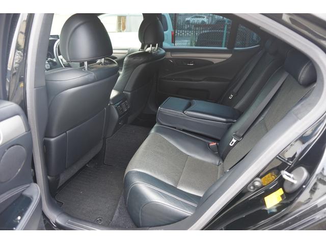 ＬＳ ＬＳ４６０　Ｆスポーツ　黒革　純正ナビ　Ｂカメラ　フルセグＴＶ　ＴＶキャンセラー　ＢＳＭ　ハンドルヒーター　シートヒーター　シートクーラー　メモリ付きＰシート　Ｐバックドア　ＥＴＣ　パドルシフト　スマートキー　オートホールド（31枚目）