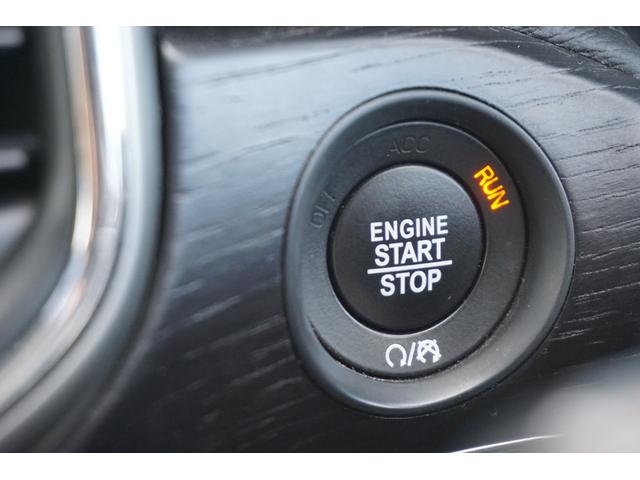 ジープ・グランドチェロキー サミット　サンルーフ　黒レザーシート　４ＷＤ　社外２０ＡＷ　純正ナビ　ＴＶ　Ｂカメラ　Ｆカメラ　ハーマンカードン　衝突軽減　レーンセンス　ブラインドスポット　クルーズＣ　ＥＴＣ　ＨＩＤ　パドルＳ　ルーフレール（31枚目）