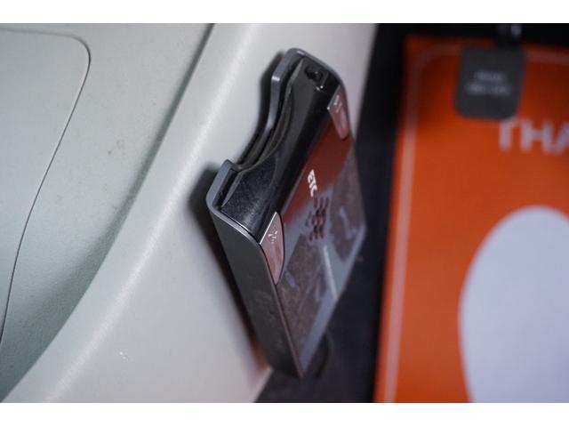 プリウス Ｓ　純正ナビ　ＴＶ　ＨＩＤ　ＬＥＤフォグライト　オートライト　１７ＡＷ　スマートキー　ＥＴＣ　オートエアコン　車高調　ステアリングスイッチ（18枚目）