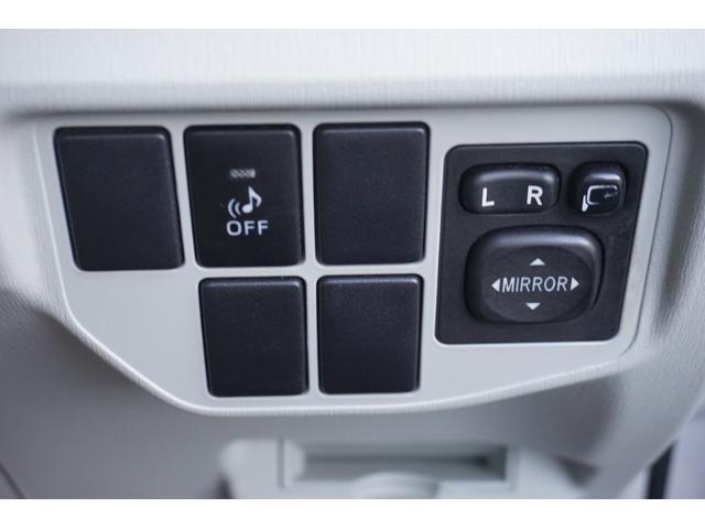 プリウス Ｓ　純正ナビ　ＴＶ　ＨＩＤ　ＬＥＤフォグライト　オートライト　１７ＡＷ　スマートキー　ＥＴＣ　オートエアコン　車高調　ステアリングスイッチ（20枚目）