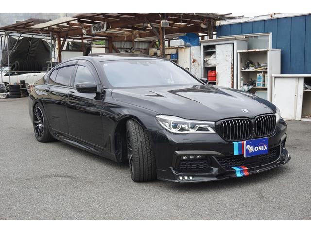 ７シリーズ ７４０ｉ　Ｍスポーツ　黒レザーシート　サンルーフ　純正ナビ　ハーマンカードン　インテリジェントセーフティ　全方位カメラ　フルエアロ　ＴＶ　社外２０ＡＷ　レーンキープ　ＬＥＤヘッドライト　パドルＳ　メモリ付Ｐシート（3枚目）