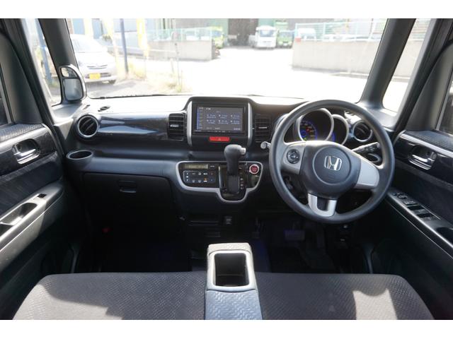 N-BOX+カスタム G・Lパッケージ 電動スライドドア スマートキー 社外ナビ バックカメラ フルセグTV Bluetoothオーディオ ETC 純正アルミ HID オートライト オートエアコン(9枚目)