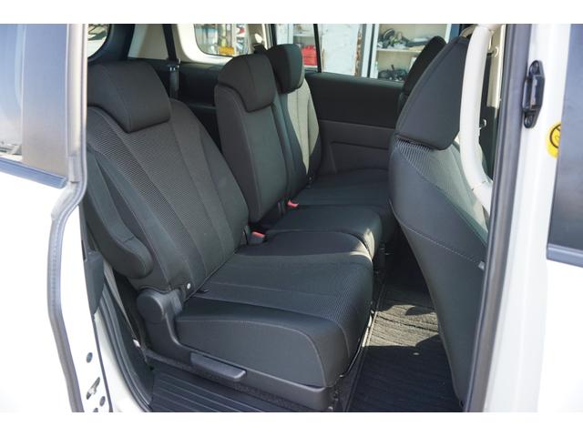 プレマシー ２０Ｓ－スカイアクティブ　両側電動スライドドア　社外ナビ　バックカメラ　フルセグＴＶ　Ｂｌｕｅｔｏｏｔｈオーディオ　スマートキー　ＨＩＤ　オートライト　ＥＴＣ　純正アルミ　オートエアコン　ステアリングスイッチ（11枚目）