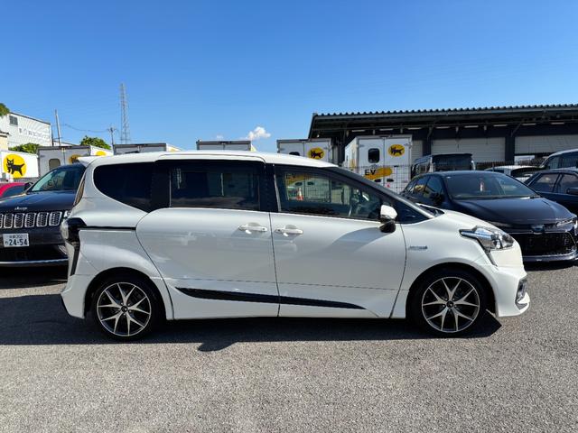 シエンタ ハイブリッドG モデリスタエアロ モデリスタAW 両側電動スライドドア 衝突軽減 レーンキープ AHB 社外ナビ バックカメラ TV Bluetoothオーディオ ETC シートヒーター HID 7人乗り(8枚目)