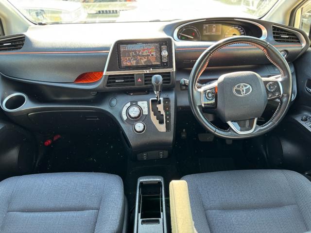 シエンタ ハイブリッドG モデリスタエアロ モデリスタAW 両側電動スライドドア 衝突軽減 レーンキープ AHB 社外ナビ バックカメラ TV Bluetoothオーディオ ETC シートヒーター HID 7人乗り(12枚目)