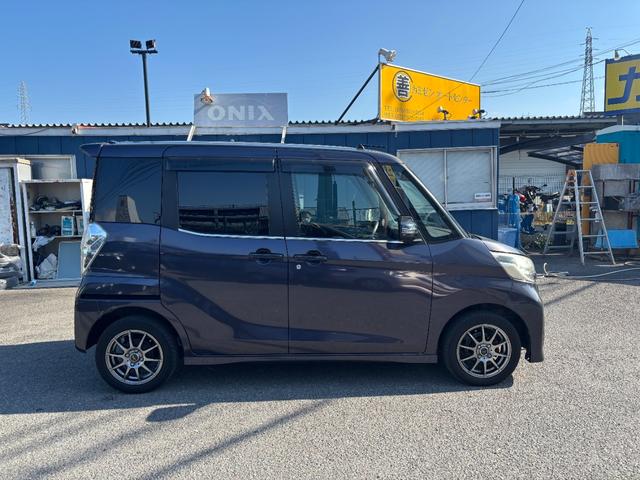 デイズルークス ハイウェイスター　Ｘ　エマージェンシーブレーキ　電動スライドドア　純正ナビ　アラウンドビューモニター　ＴＶ　スマートキー　ＨＩＤ　ＥＴＣ　オートエアコン（8枚目）