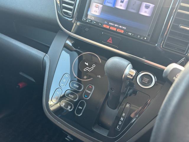 デイズルークス ハイウェイスター　Ｘ　エマージェンシーブレーキ　電動スライドドア　純正ナビ　アラウンドビューモニター　ＴＶ　スマートキー　ＨＩＤ　ＥＴＣ　オートエアコン（20枚目）