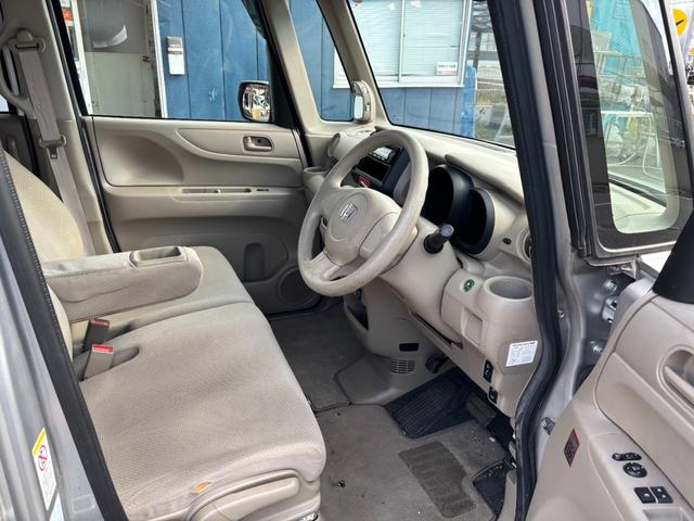 Ｎ－ＢＯＸ Ｇ　衝突軽減システム　スマートキー　両側スライドドア　オートエアコン　ＣＤ（13枚目）