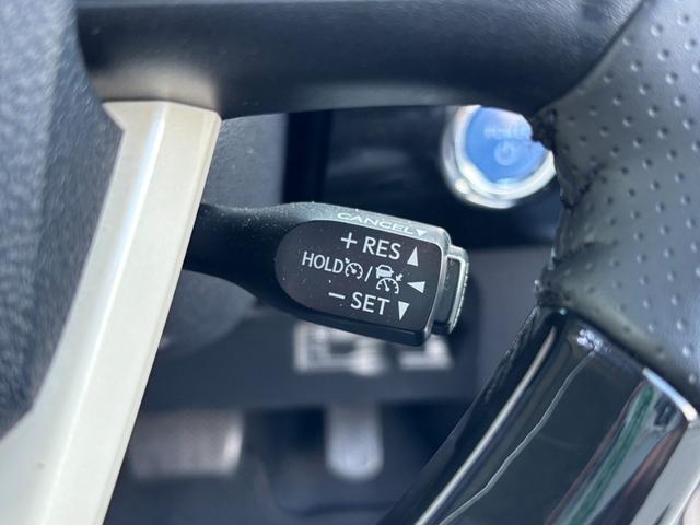プリウス Ｓ　衝突軽減Ｓ　レーンキープ　レーダークルーズＣ　純正ナビ　Ｂカメラ　ＴＶ　Ｂｌｕｅｔｏｏｔｈオーディオ　社外ハンドル　ＬＥＤヘッドライト　ＥＴＣ　社外ＡＷ　スマートキー　オートエアコン（21枚目）