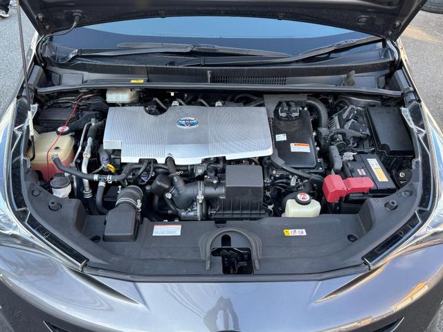 プリウス Ｓ　衝突軽減Ｓ　レーンキープ　レーダークルーズＣ　純正ナビ　Ｂカメラ　ＴＶ　Ｂｌｕｅｔｏｏｔｈオーディオ　社外ハンドル　ＬＥＤヘッドライト　ＥＴＣ　社外ＡＷ　スマートキー　オートエアコン（27枚目）