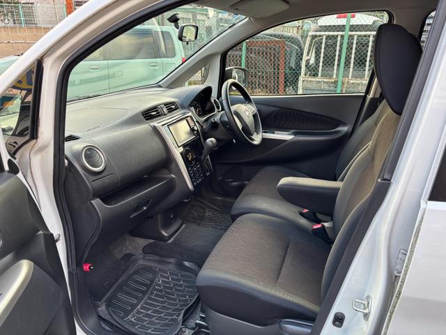 デイズ ハイウェイスター　Ｊ　純正ナビ　フルセグＴＶ　キーレス　オートエアコン　純正アルミ（9枚目）