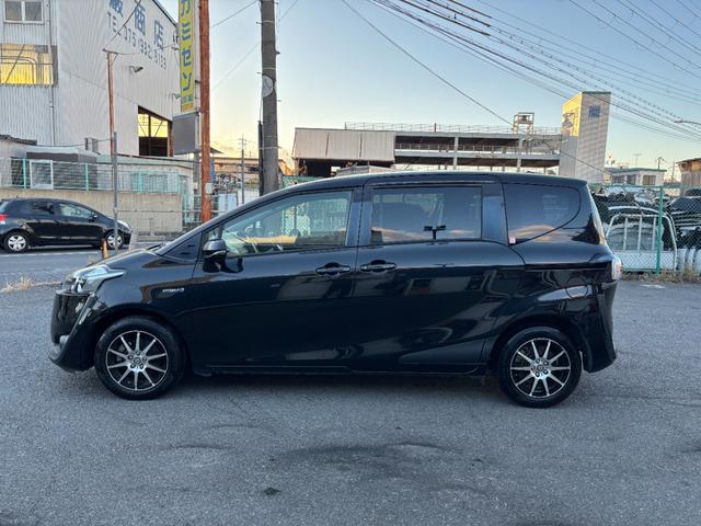 シエンタ ハイブリッドX 純正ナビ バックカメラ TV Bluetoothオーディオ スマートキー2コ 電動スライドドア ETC オートエアコン 社外アルミ 7人乗り(7枚目)