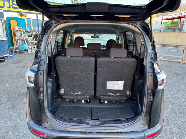 シエンタ ハイブリッドX 純正ナビ バックカメラ TV Bluetoothオーディオ スマートキー2コ 電動スライドドア ETC オートエアコン 社外アルミ 7人乗り(17枚目)