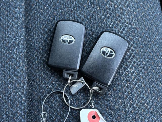 シエンタ ハイブリッドX 純正ナビ バックカメラ TV Bluetoothオーディオ スマートキー2コ 電動スライドドア ETC オートエアコン 社外アルミ 7人乗り(26枚目)