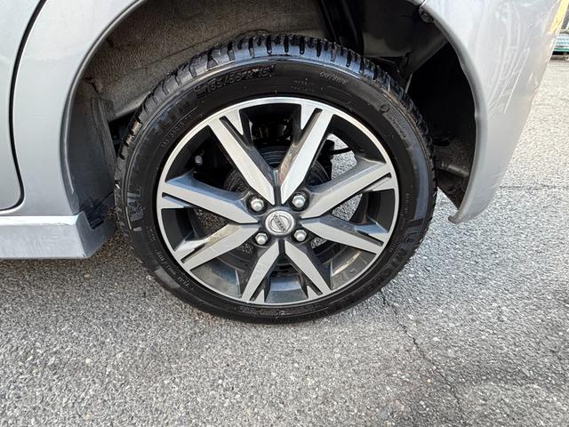 デイズ ハイウェイスター G 純正ナビ アラウンドビューモニター フルセグTV エマージェンシーブレーキ シートヒーター Bluetoothオーディオ スマートキー 純正アルミ 4WD HID オートライト(26枚目)