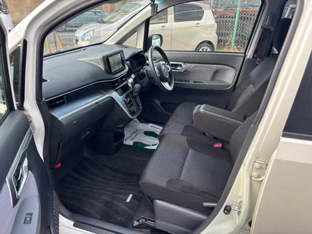 ムーヴ カスタム　Ｘ　ＳＡＩＩ　衝突軽減システム　純正ナビ　バックカメラ　フルセグＴＶ　Ｂｌｕｅｔｏｏｔｈオーディオ　ＬＥＤヘッドライト　オートライト　ＥＴＣ　社外アルミ　スマートキー　オートエアコン（10枚目）