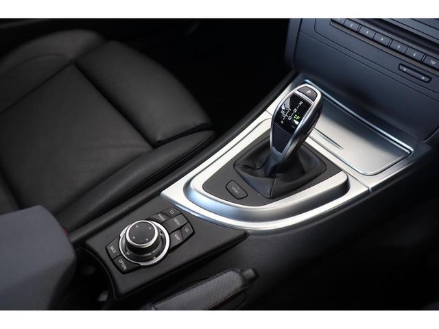 135i Mスポ・ローダウンサス・パワーシート・レザー内装・ドライブレコーダー・シートヒーター・パドルシフト・オートライト・ETC・AUX・CD・DTC・ナビ・HID・スマートキー・R18AW(28枚目)