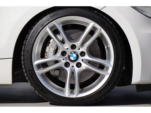 135i Mスポ・ローダウンサス・パワーシート・レザー内装・ドライブレコーダー・シートヒーター・パドルシフト・オートライト・ETC・AUX・CD・DTC・ナビ・HID・スマートキー・R18AW(50枚目)