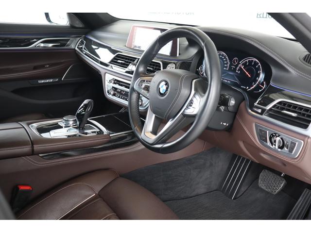 740i Mスポーツ 衝突軽減B・追クル・サンルーフ・LKA・BSA・ステアシ・Pアシ・360度カメラ・ドラレコ・レーダー・オートクロージャ・Pシート(ヒーター/クーラー)・エアサス・地ナビ・HKスピーカー(20枚目)