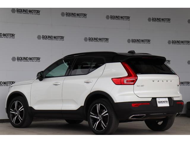ＸＣ４０ Ｔ４　ＡＷＤ　Ｒデザイン　サンルーフ・ハーマンカードン・ディスプレイオーディオ・ＦＲドラレコ・３６０度カメラ・衝突軽減ブレーキ・追従クルコン・ＬＫＡ・ＢＳＡ・ＣＴＡ・オフロードモード・地ナビ・Ｂｌｕｅｔｏｏｔｈ・Ｒ１９（7枚目）