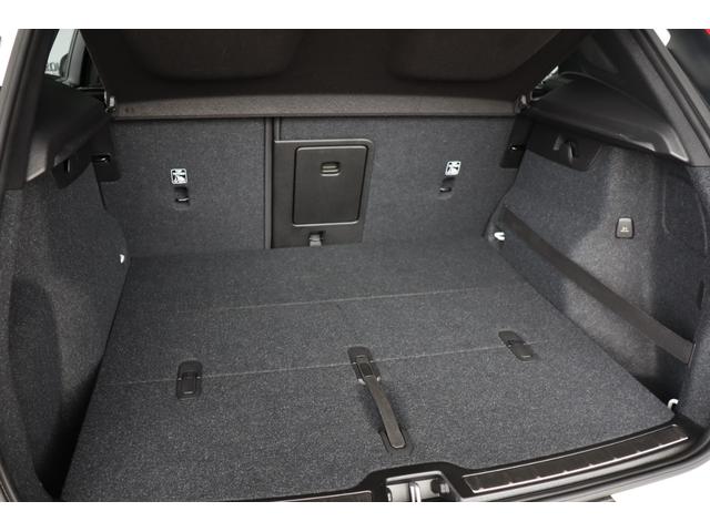 ＸＣ４０ Ｔ４　ＡＷＤ　Ｒデザイン　サンルーフ・ハーマンカードン・ディスプレイオーディオ・ＦＲドラレコ・３６０度カメラ・衝突軽減ブレーキ・追従クルコン・ＬＫＡ・ＢＳＡ・ＣＴＡ・オフロードモード・地ナビ・Ｂｌｕｅｔｏｏｔｈ・Ｒ１９（39枚目）