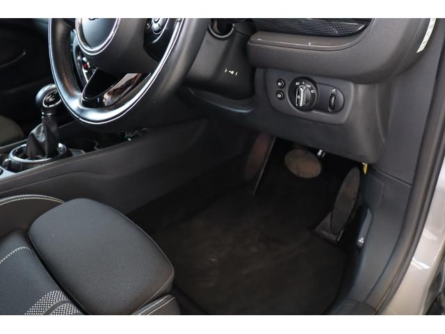ＭＩＮＩ クーパーＳＤ　クラブマン　衝突軽減ブレーキ・追従クルコン・ナビ・ＤＴＶ・Ｂｌｕｅｔｏｏｔｈ・モード切替・ＥＴＣ・ＵＳＢ・スマートキー・Ｒ１７ＡＷ（35枚目）