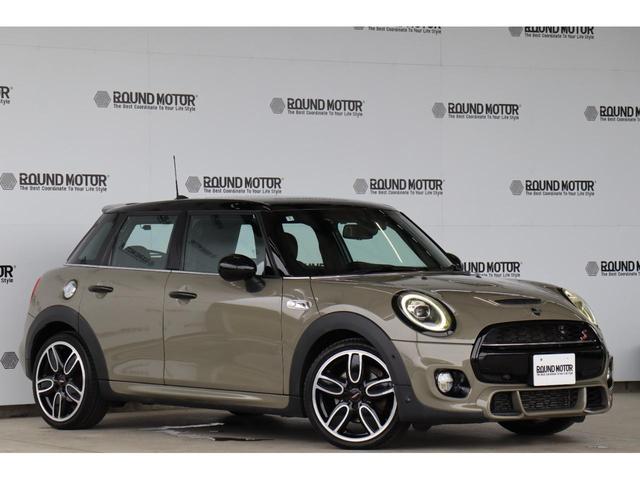 ＭＩＮＩ クーパーＳＤ　ＪＣＷスタイル・衝突軽減ブレーキ・追従クルコン・ＦＲドラレコ・モード切替シートヒーター・ハーフレザー・ナビ・Ｂｌｕｅｔｏｏｔｈ・ＭＩＮＩアプリ・ＵＳＢ・バックカメラ・Ｒ１８ＡＷ・オートライト（5枚目）