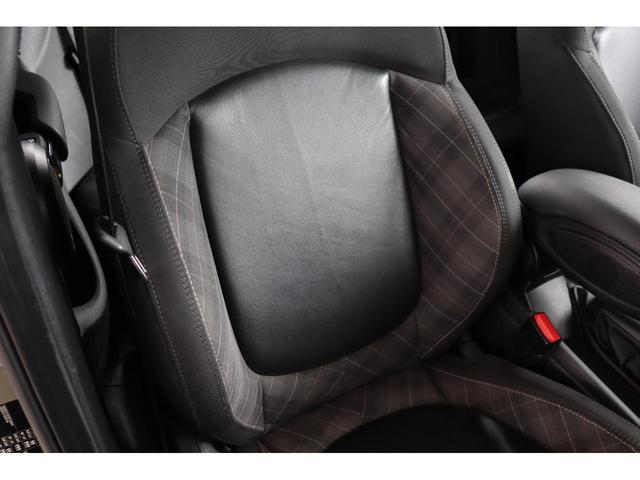 ＭＩＮＩ クーパーＳＤ　ＪＣＷスタイル・衝突軽減ブレーキ・追従クルコン・ＦＲドラレコ・モード切替シートヒーター・ハーフレザー・ナビ・Ｂｌｕｅｔｏｏｔｈ・ＭＩＮＩアプリ・ＵＳＢ・バックカメラ・Ｒ１８ＡＷ・オートライト（33枚目）