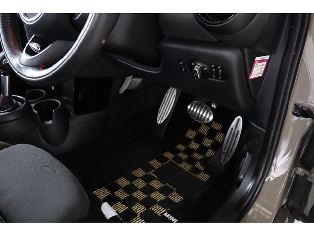 ＭＩＮＩ クーパーＳＤ　ＪＣＷスタイル・衝突軽減ブレーキ・追従クルコン・ＦＲドラレコ・モード切替シートヒーター・ハーフレザー・ナビ・Ｂｌｕｅｔｏｏｔｈ・ＭＩＮＩアプリ・ＵＳＢ・バックカメラ・Ｒ１８ＡＷ・オートライト（35枚目）