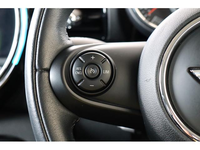 ＭＩＮＩ クーパーＳ　クラブマン　クルーズコントロール・純正ナビ・Ｂｌｕｅｔｏｏｔｈ・ＵＳＢ・バックカメラ・ＥＴＣ・Ｒ１７ＡＷ・ラジオ・スマートキー・モード切替・オートライト・アイドリングストップ（18枚目）