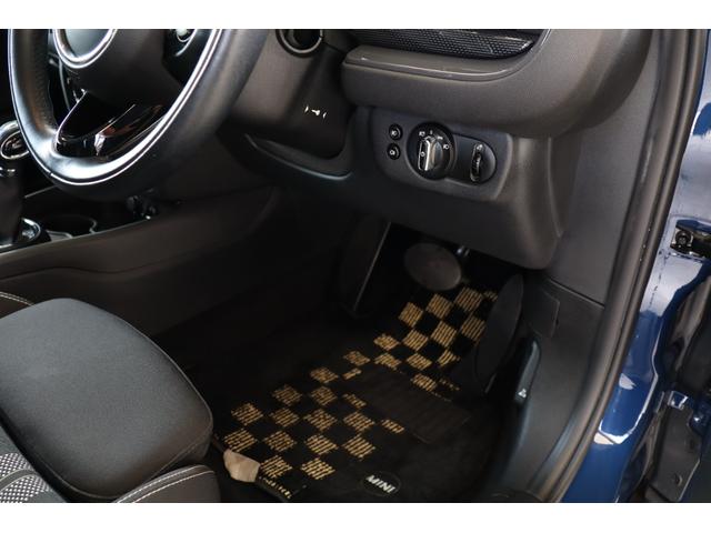 ＭＩＮＩ クーパーＳ　クラブマン　クルーズコントロール・純正ナビ・Ｂｌｕｅｔｏｏｔｈ・ＵＳＢ・バックカメラ・ＥＴＣ・Ｒ１７ＡＷ・ラジオ・スマートキー・モード切替・オートライト・アイドリングストップ（34枚目）