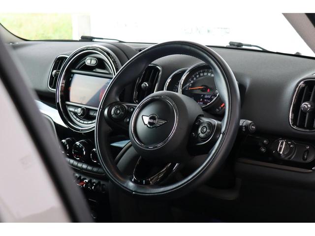 ＭＩＮＩ クーパーＤ　クロスオーバー　衝突軽減ブレーキ・追従クルーズコントロール・バックカメラ・パワートランク・ナビ・Ｂｌｕｅｔｏｏｔｈ・ＦＲドラレコ・オートライト・Ｒ１８ＡＷ・ＥＴＣ・ＵＳＢ・ＡＵＸ・ルーフレール（14枚目）