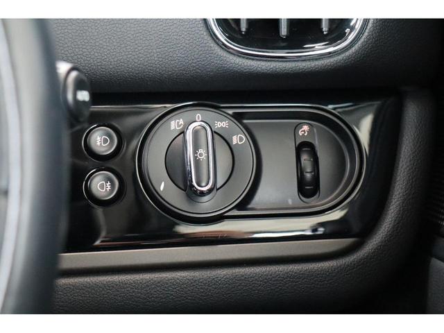 ＭＩＮＩ クーパーＤ　クロスオーバー　衝突軽減ブレーキ・追従クルーズコントロール・バックカメラ・パワートランク・ナビ・Ｂｌｕｅｔｏｏｔｈ・ＦＲドラレコ・オートライト・Ｒ１８ＡＷ・ＥＴＣ・ＵＳＢ・ＡＵＸ・ルーフレール（30枚目）