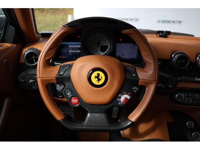 Ｆ１２ベルリネッタ ベースグレード　ＯＰ１０００・Ｂｉａｎｃｏ　Ｉｔａｌｉａ・カーボンファイバー製スタイルレーシングシート（Ｍ）・ＡＦＳヘッドライトシステム・２０インチ鍛造・ＬＥＤ付カーボンファイバー製ドライバーゾーン（23枚目）