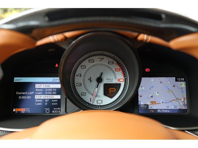 Ｆ１２ベルリネッタ ベースグレード　ＯＰ１０００・Ｂｉａｎｃｏ　Ｉｔａｌｉａ・カーボンファイバー製スタイルレーシングシート（Ｍ）・ＡＦＳヘッドライトシステム・２０インチ鍛造・ＬＥＤ付カーボンファイバー製ドライバーゾーン（24枚目）