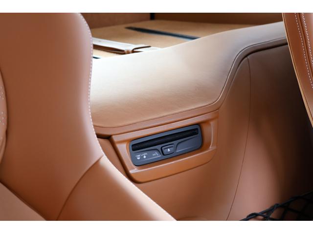 Ｆ１２ベルリネッタ ベースグレード　ＯＰ１０００・Ｂｉａｎｃｏ　Ｉｔａｌｉａ・カーボンファイバー製スタイルレーシングシート（Ｍ）・ＡＦＳヘッドライトシステム・２０インチ鍛造・ＬＥＤ付カーボンファイバー製ドライバーゾーン（33枚目）