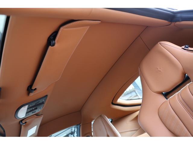 Ｆ１２ベルリネッタ ベースグレード　ＯＰ１０００・Ｂｉａｎｃｏ　Ｉｔａｌｉａ・カーボンファイバー製スタイルレーシングシート（Ｍ）・ＡＦＳヘッドライトシステム・２０インチ鍛造・ＬＥＤ付カーボンファイバー製ドライバーゾーン（38枚目）